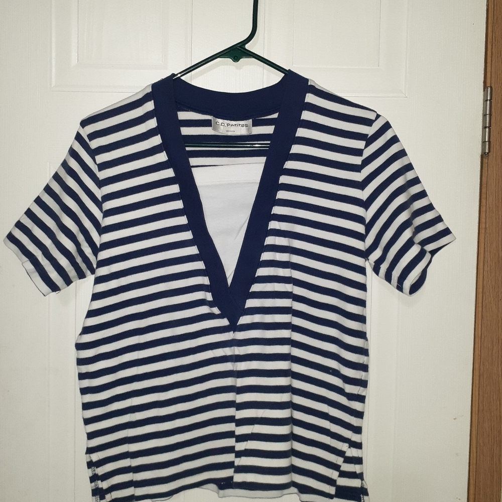C.D. Petites short sleeved t-shirt